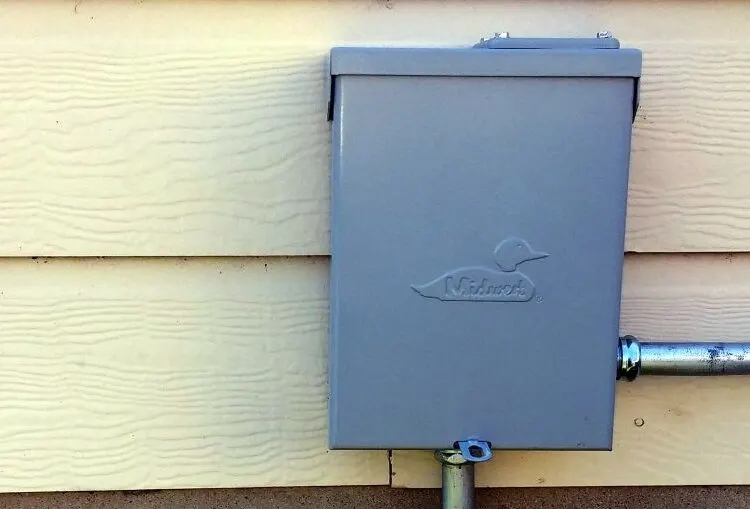 How Many Amps Is a Hot Tub? (All Electrical Requirements)